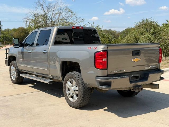 Chevrolet Silverado 2500HD Vehicle Full-screen Gallery Image 04