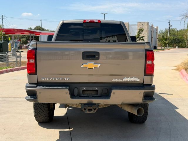 Chevrolet Silverado 2500HD Vehicle Full-screen Gallery Image 05