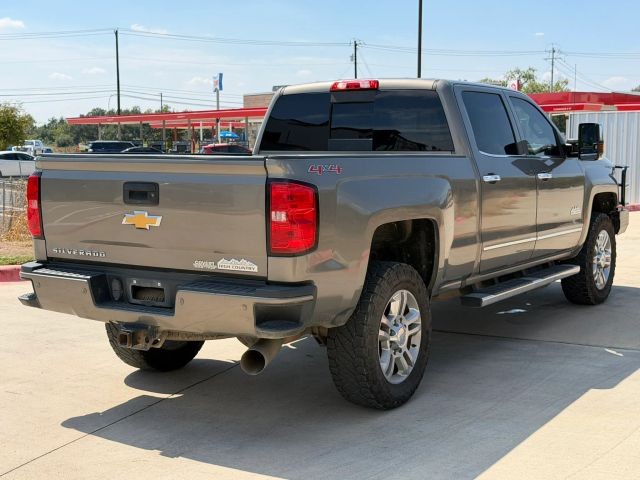 Chevrolet Silverado 2500HD Vehicle Full-screen Gallery Image 06