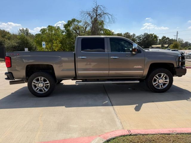 Chevrolet Silverado 2500HD Vehicle Full-screen Gallery Image 07