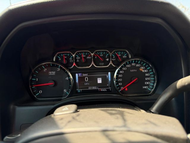Chevrolet Silverado 2500HD Vehicle Full-screen Gallery Image 13