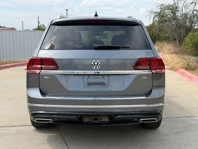 Volkswagen Atlas Vehicle Full-screen Gallery Image 05