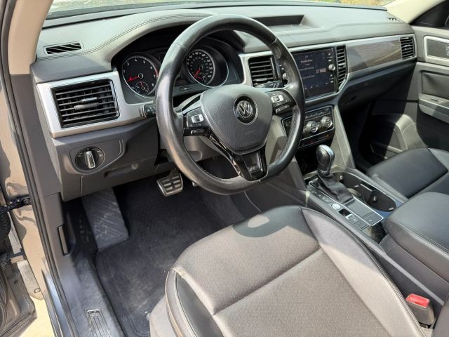 Volkswagen Atlas Vehicle Full-screen Gallery Image 11