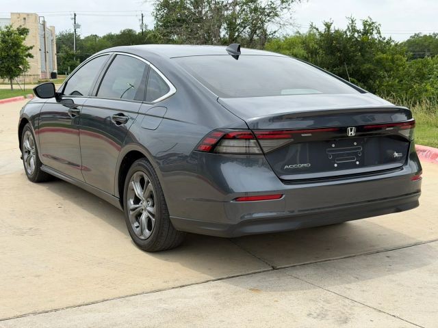 Honda Accord Sedan Vehicle Full-screen Gallery Image 04