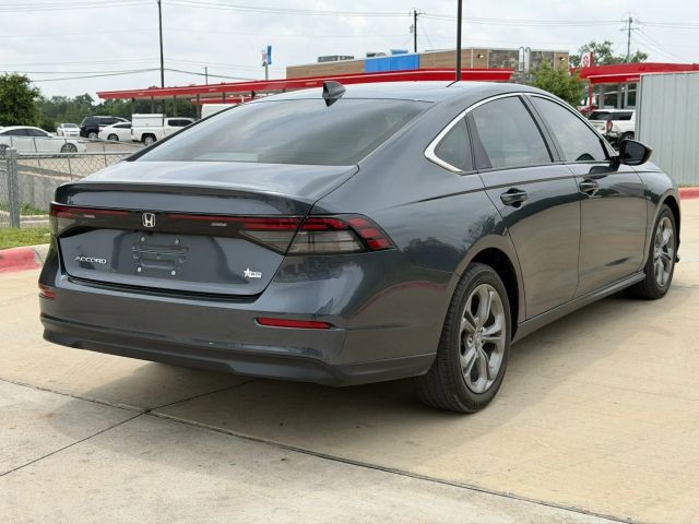 Honda Accord Sedan Vehicle Full-screen Gallery Image 06