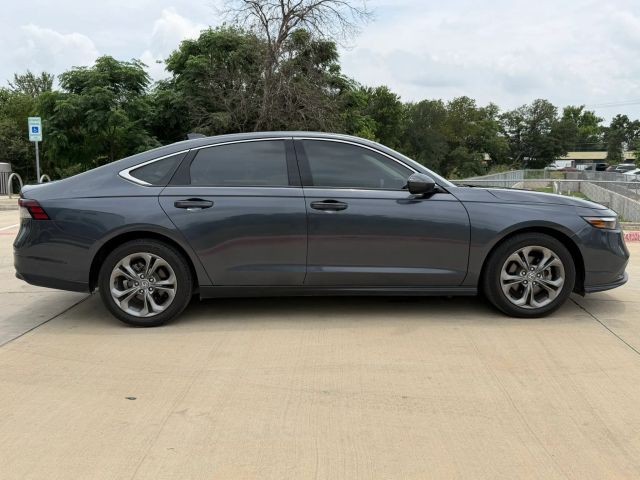 Honda Accord Sedan Vehicle Full-screen Gallery Image 07