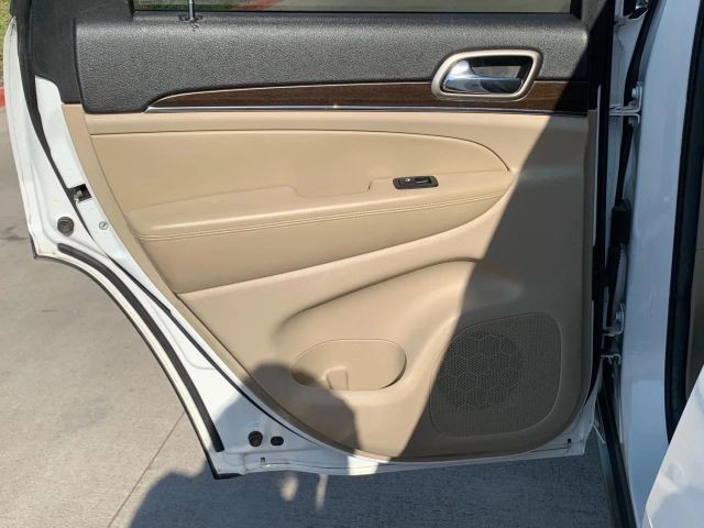 Jeep Grand Cherokee Vehicle Full-screen Gallery Image 07