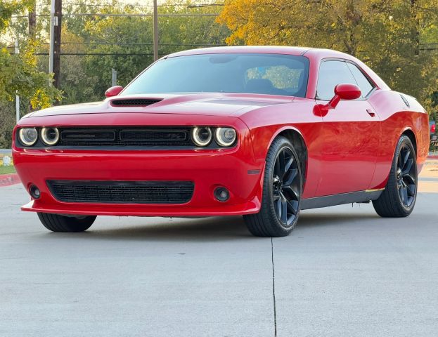 Dodge Challenger Vehicle Full-screen Gallery Image 02