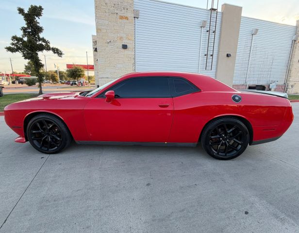 Dodge Challenger Vehicle Full-screen Gallery Image 03