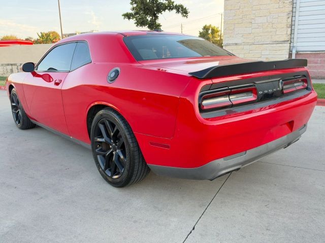 Dodge Challenger Vehicle Full-screen Gallery Image 04