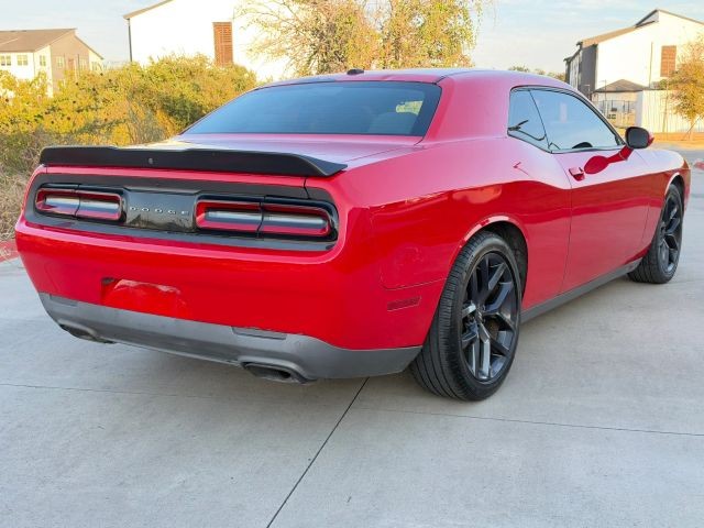 Dodge Challenger Vehicle Full-screen Gallery Image 06