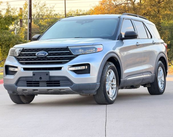 Ford Explorer Vehicle Full-screen Gallery Image 02