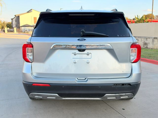 Ford Explorer Vehicle Full-screen Gallery Image 05