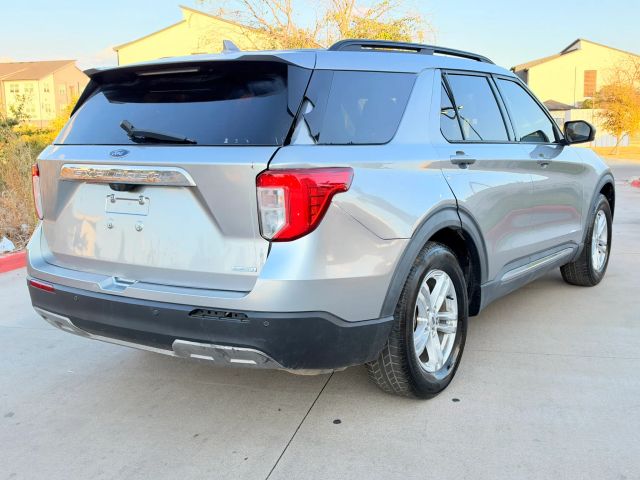 Ford Explorer Vehicle Full-screen Gallery Image 06