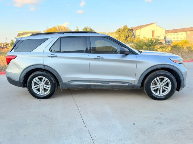 Ford Explorer Vehicle Full-screen Gallery Image 07