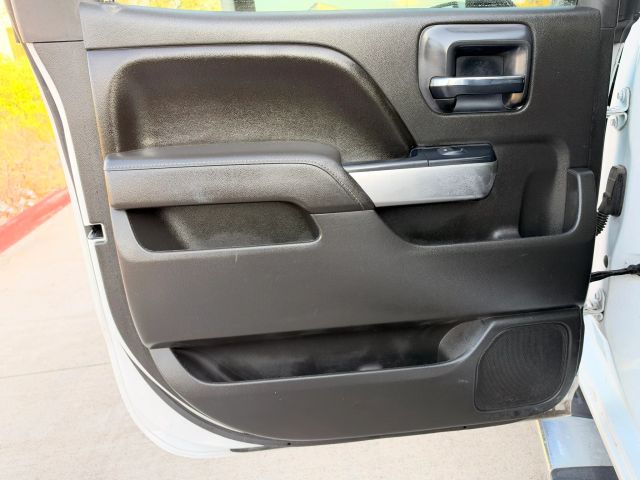 Chevrolet Silverado 1500 Vehicle Full-screen Gallery Image 12