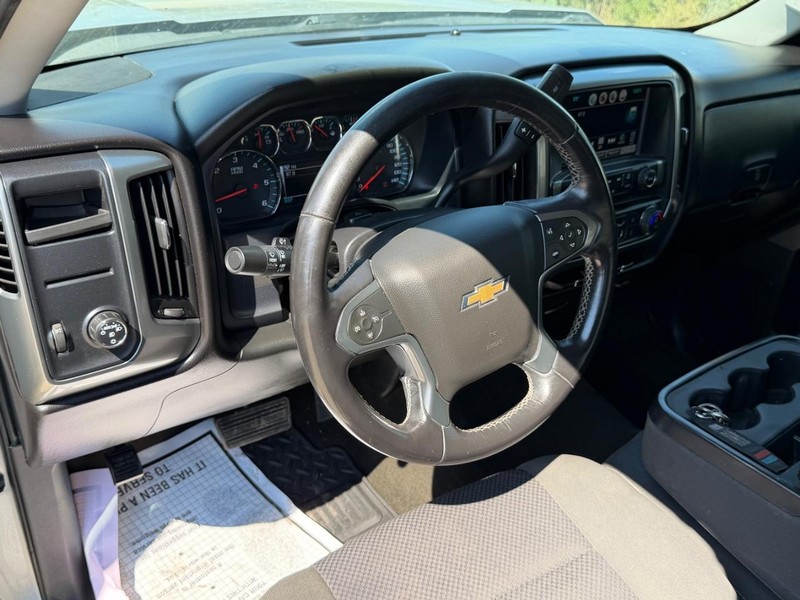 Chevrolet Silverado 1500 Vehicle Full-screen Gallery Image 11