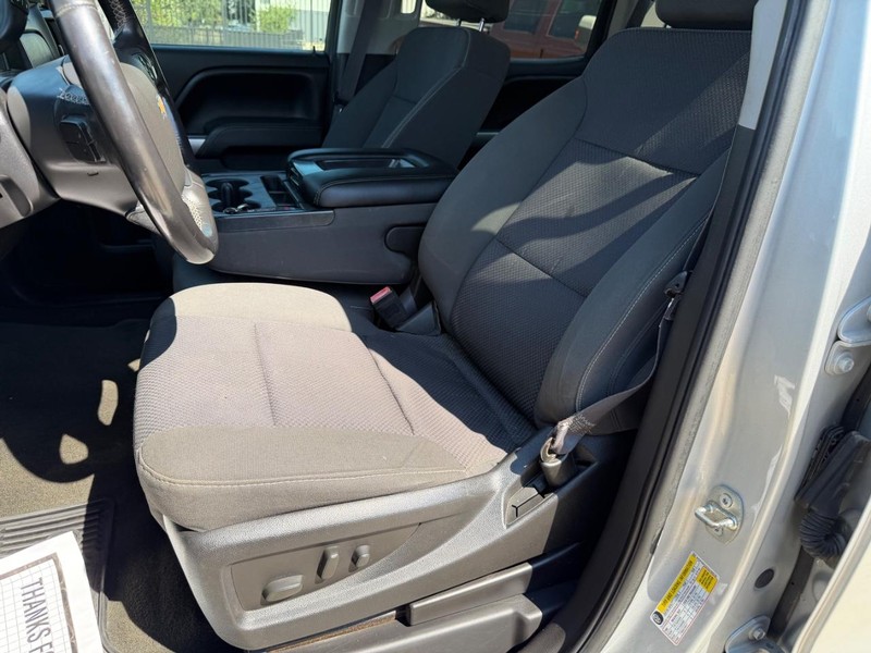 Chevrolet Silverado 1500 Vehicle Full-screen Gallery Image 12