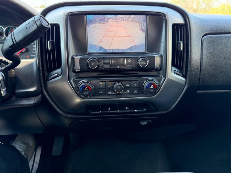 Chevrolet Silverado 1500 Vehicle Full-screen Gallery Image 15