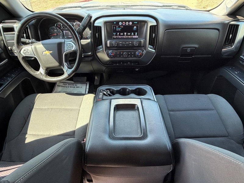 Chevrolet Silverado 1500 Vehicle Full-screen Gallery Image 19