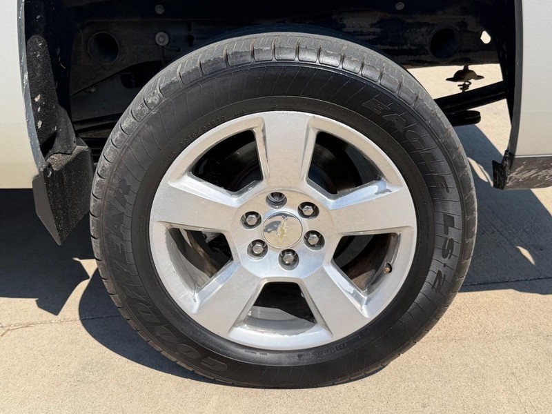 Chevrolet Silverado 1500 Vehicle Full-screen Gallery Image 21
