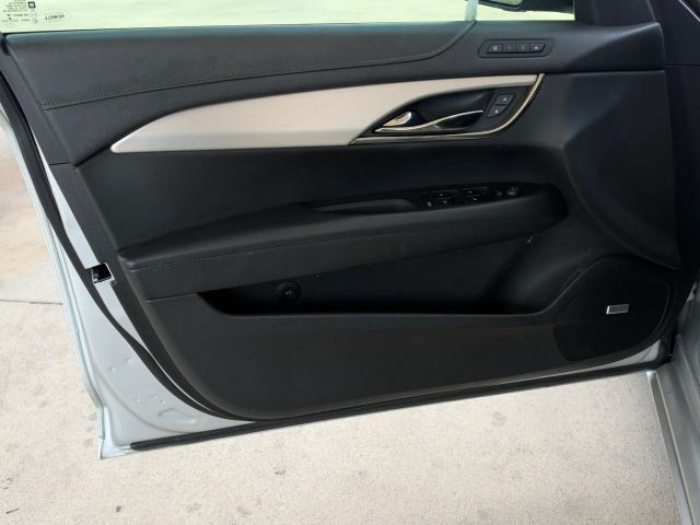Cadillac ATS Sedan Vehicle Full-screen Gallery Image 09