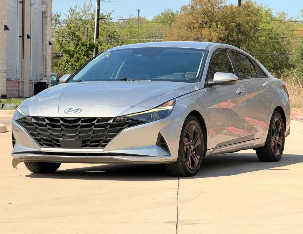 Hyundai Elantra Vehicle Full-screen Gallery Image 02