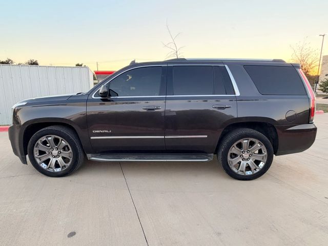 GMC Yukon Vehicle Full-screen Gallery Image 03