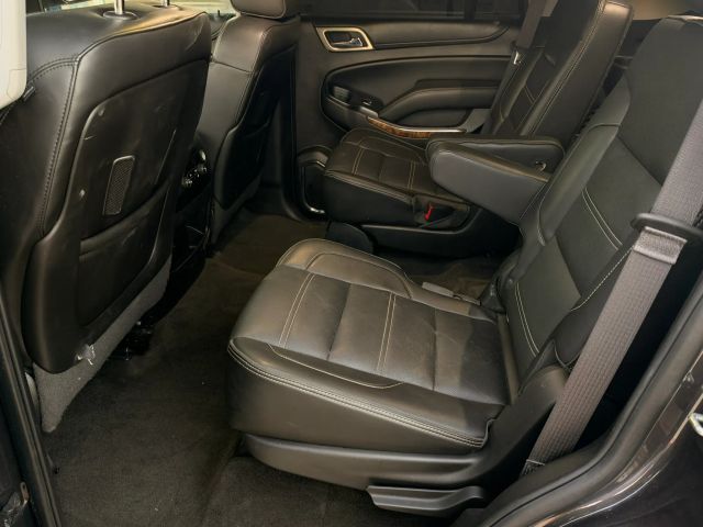GMC Yukon Vehicle Full-screen Gallery Image 14