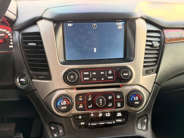 GMC Yukon Vehicle Full-screen Gallery Image 17