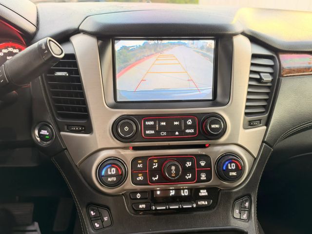 GMC Yukon Vehicle Full-screen Gallery Image 18