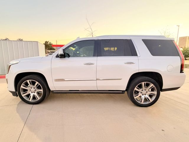 Cadillac Escalade Vehicle Full-screen Gallery Image 03