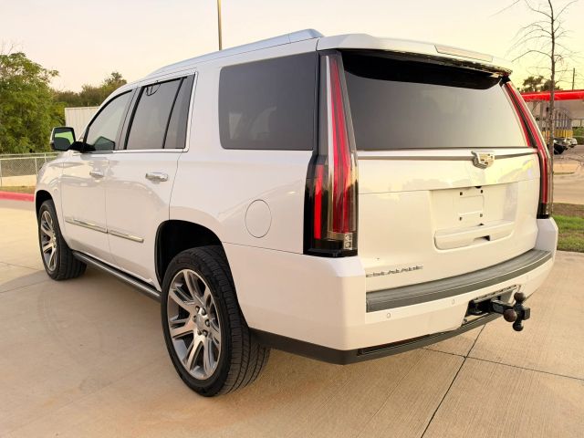 Cadillac Escalade Vehicle Full-screen Gallery Image 04