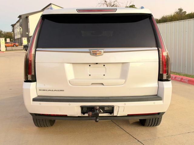 Cadillac Escalade Vehicle Full-screen Gallery Image 05