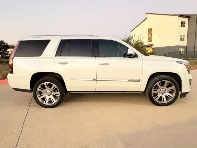 Cadillac Escalade Vehicle Full-screen Gallery Image 07
