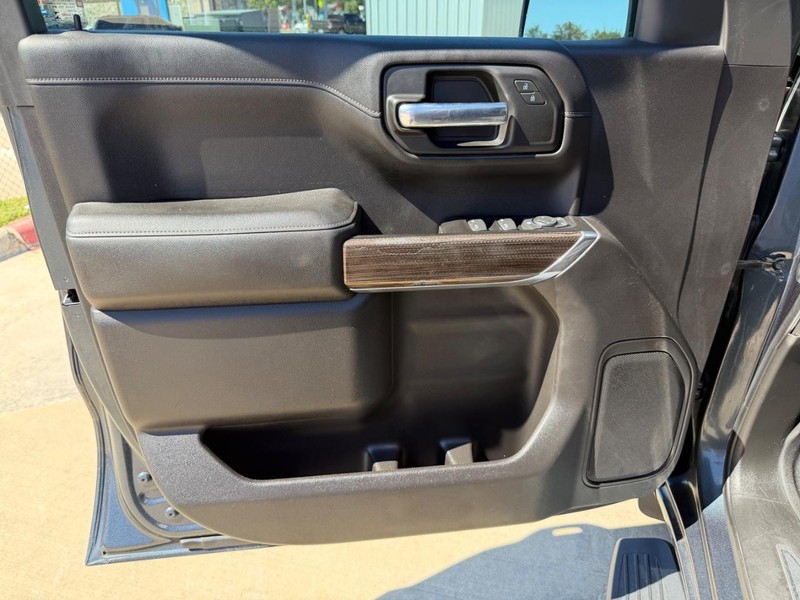 Chevrolet Silverado 1500 Vehicle Full-screen Gallery Image 09