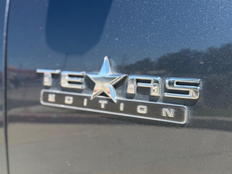 Chevrolet Silverado 1500 Vehicle Full-screen Gallery Image 20