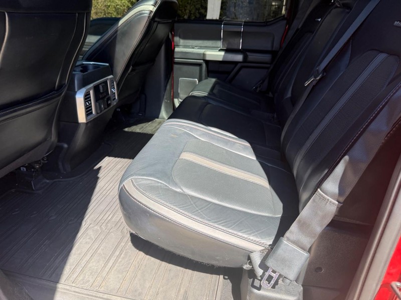 Ford F-150 Vehicle Full-screen Gallery Image 16