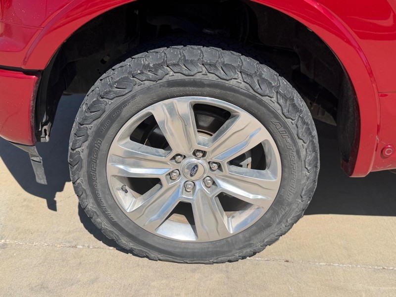 Ford F-150 Vehicle Full-screen Gallery Image 22