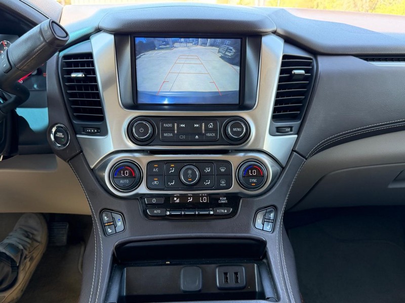 Chevrolet Tahoe Vehicle Full-screen Gallery Image 15