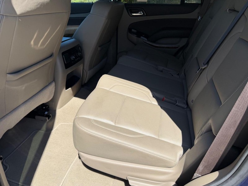 Chevrolet Tahoe Vehicle Full-screen Gallery Image 17