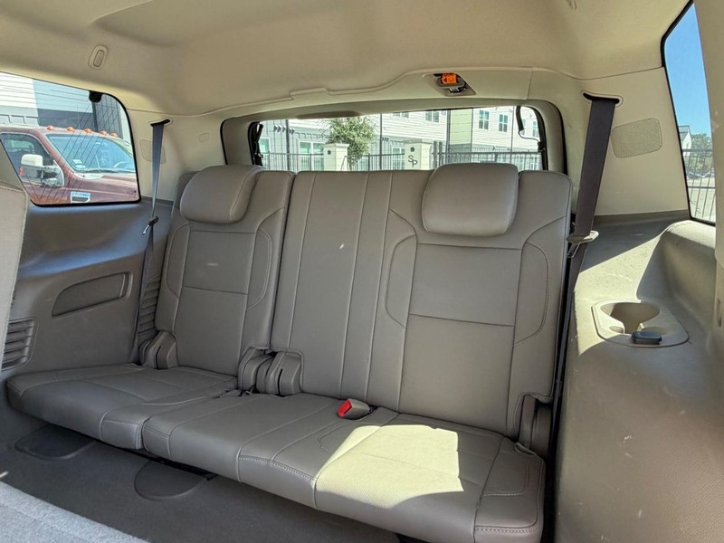 Chevrolet Tahoe Vehicle Full-screen Gallery Image 19