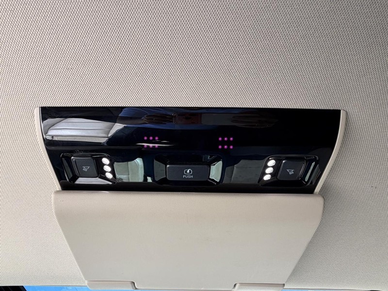 Chevrolet Tahoe Vehicle Full-screen Gallery Image 23