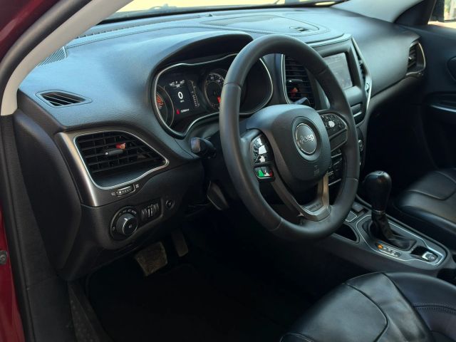 Jeep Cherokee Vehicle Full-screen Gallery Image 10