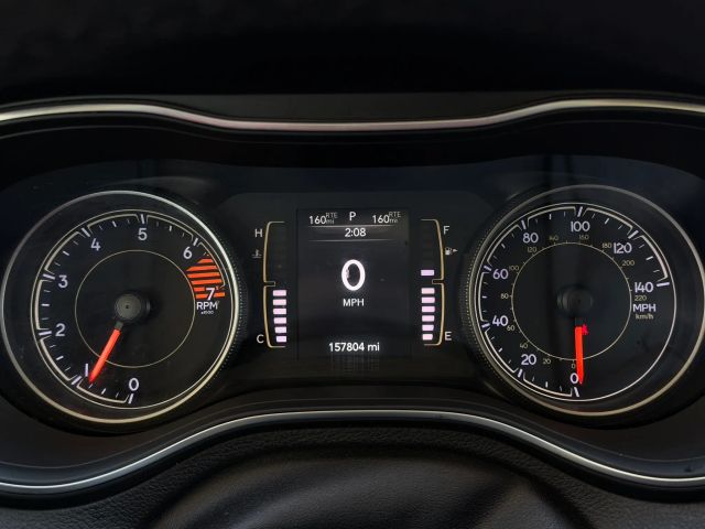Jeep Cherokee Vehicle Full-screen Gallery Image 16