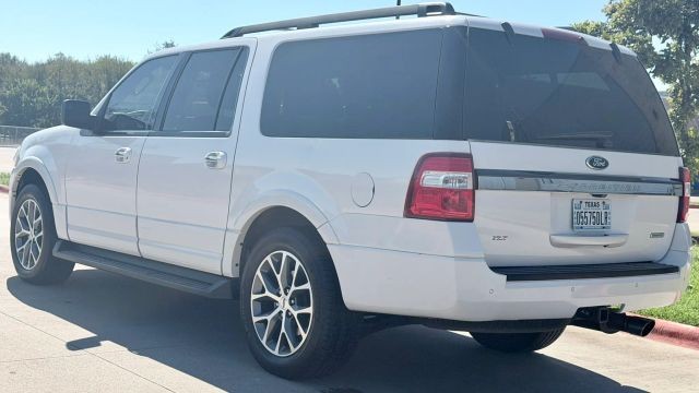 Ford Expedition EL Vehicle Full-screen Gallery Image 04