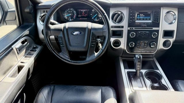 Ford Expedition EL Vehicle Full-screen Gallery Image 07