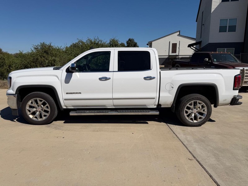 GMC Sierra 1500 Vehicle Full-screen Gallery Image 03