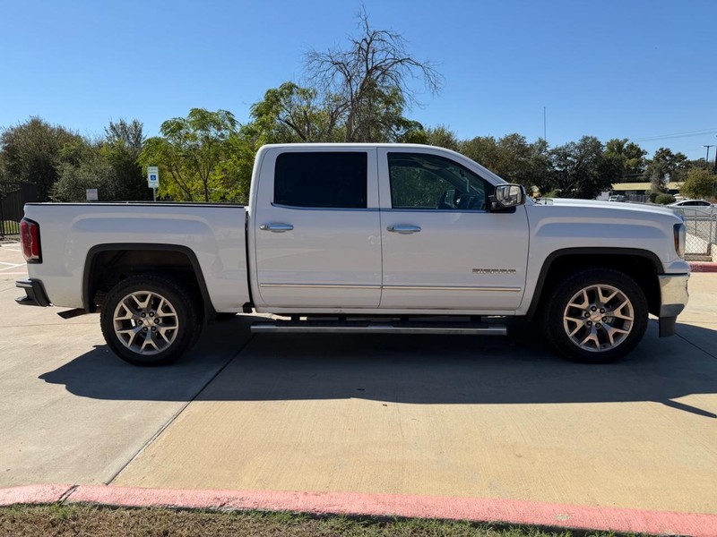 GMC Sierra 1500 Vehicle Full-screen Gallery Image 07