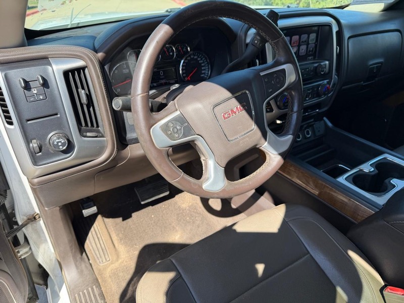 GMC Sierra 1500 Vehicle Full-screen Gallery Image 11